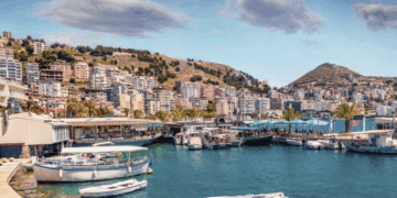 STATISTIKAT/ Sa shpenzojnë turistët europianë për një natë në Shqipëri